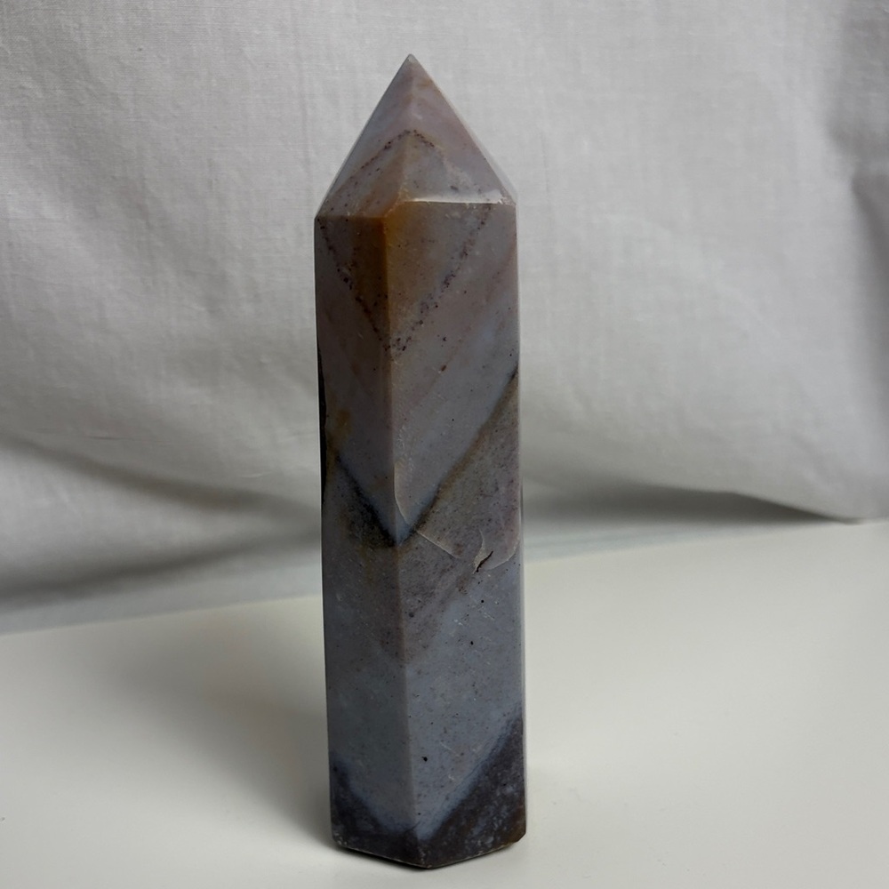 Large chalcedony crystal tower stone